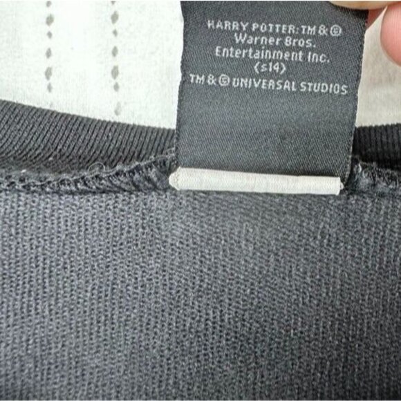 Harry Potter Universal Studios Adult Sweatshirt Sz M Black Crest Coat-of-Arms - Picture 7 of 15